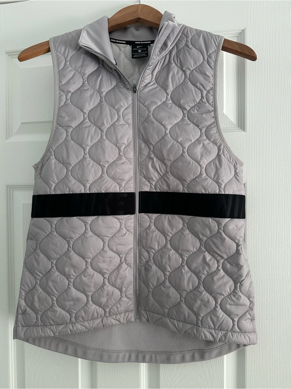 Nike Gray Quilted Running Vest with Black Waist Band, size small